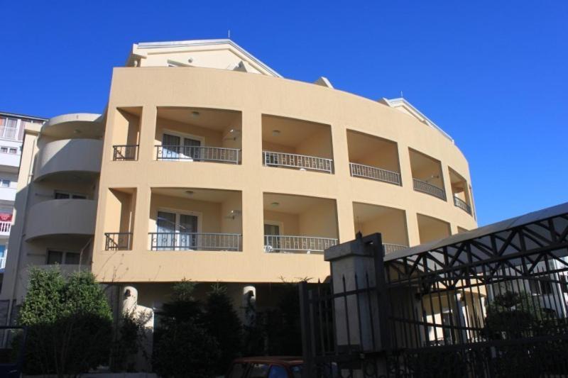 Apartmani Mirenza บุดวา ภายนอก รูปภาพ
