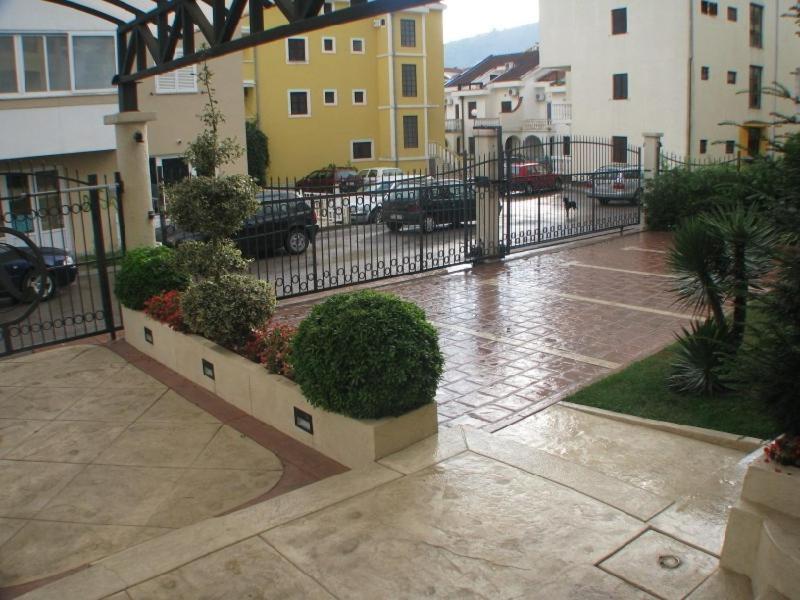 Apartmani Mirenza บุดวา ภายนอก รูปภาพ